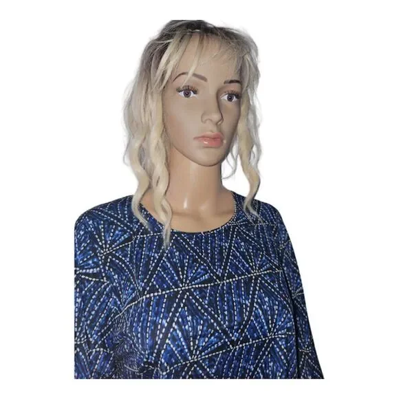 Alia blue pattern  top - Picture 2 of 6